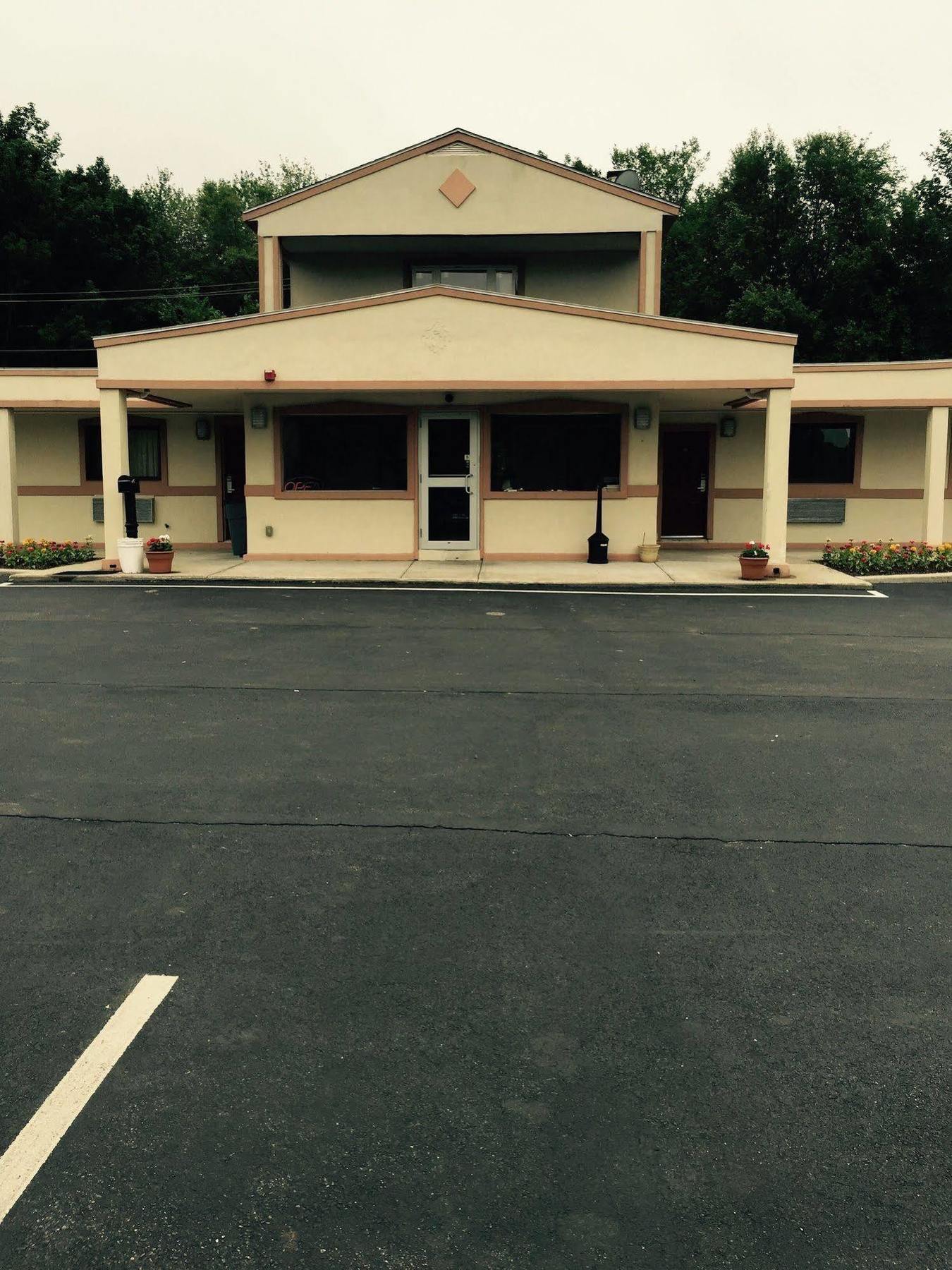 Skyview Motor Inn Johnston Exterior photo